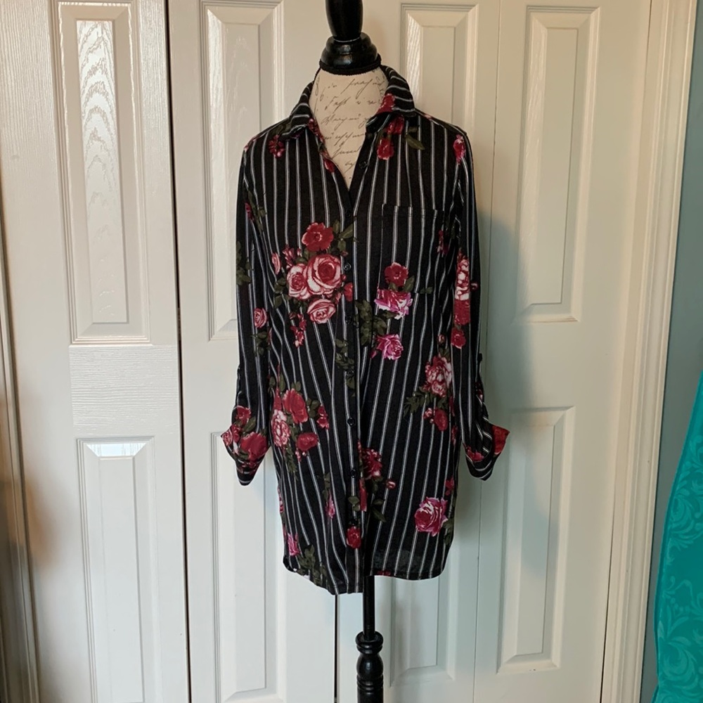 $4 Sale!! New York Laundry Tunic Top